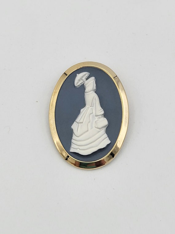 Vintage Gold Tone Oval Blue & White Cameo Brooch of Victorian Woman with Parasol Costume Jewelry Retro Statement Women Pin Lady Dress Back
