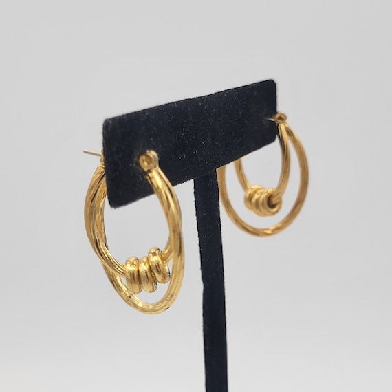 Vintage NEW Gold Tone Twisted Double Loop Hoop Earrings with Rings Costume Jewelry Retro Women Statement 1 1/8" Latch Back Posts Rope Shiny