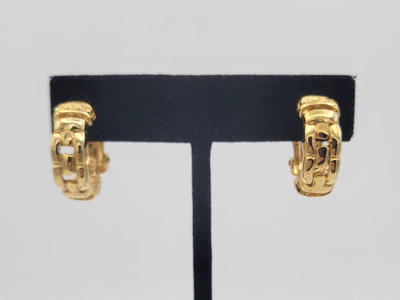 Vintage Chunky Gold Tone Openwork Link Clip On Earrings Costume Jewelry Retro Statement Women Loop Hoop Shiny 3/4" Diameter Versatile