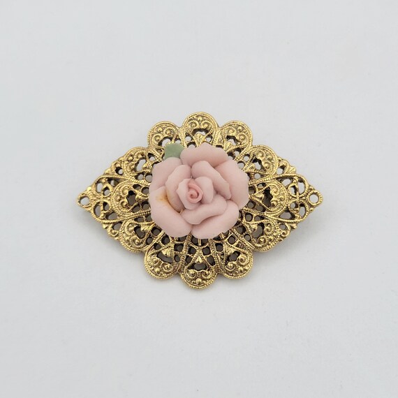 Vintage 1928 Brand Gold Tone Art Nouveau Brooch with Porcelain Pink Rose Costume Jewelry Retro Statement Women Pin Shiny Filigree Openwork