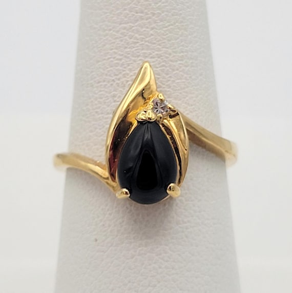 Vintage Gold Tone Pear Shaped Faux Black Onyx Solitaire & CZ Accent Cocktail Ring Statement Right Hand Ring Costume Jewelry US 7 Teardrop