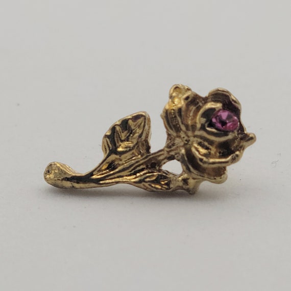 Vintage Gold Tone Minimal Rose Lapel Pin with Pink Rhinestone Brooch Costume Jewelry Retro Statement Tie Tack Pinback Flower Floral Stem