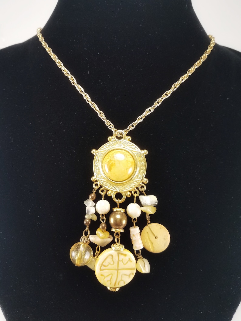 Vintage Express Gold Tone Beaded Circle /& Dangle Pendant with Rope Chain Necklace Costume Jewelry Retro Statement Women Earth Tones
