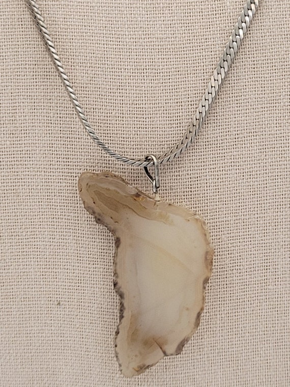 Vintage Silver Tone Herringbone Chain Necklace with Natural Agate Slab Pendant Costume Jewelry Retro Statement Women Accessories Polished