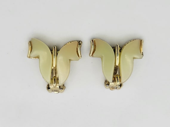 Vintage 1960s Gold Tone Iridescent Yellow/Green Lucite Stud Clip On Earrings Retro Women Accessories Costume Jewelry Curved Double Butterfly