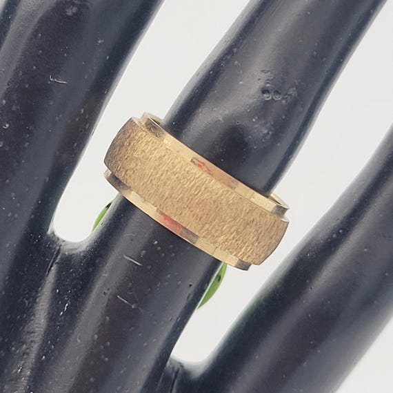Vintage NEW 1970s Textured Brass 8mm Band Unisex Statement Right Hand Ring Costume Jewelry Thick Thumb US Size 7 Wedding Thick