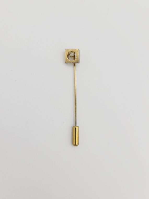Vintage Gold Tone Geometric Shaped Stick Pin with Rhinestone Accent Costume Jewelry Retro Statement Women Straight Hat Brooch 80s Square