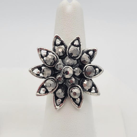 Vintage Silver Tone & Gray Faceted Openwork Floral Design Cocktail Statement Ring Right Hand Costume Jewelry Statement Large Various Sizes