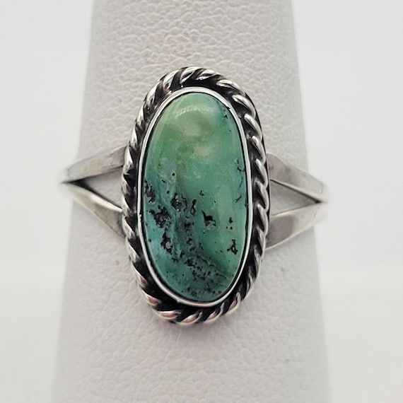 Vintage .925 Sterling Silver & Turquoise Oval Statement Ring Right Hand Ring Costume Jewelry US Size 8 1/4 Elongated Oval 3/4" Wide Green