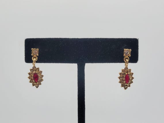 Vintage Gold Tone Oval Rhinestone Encrusted Dangle Earrings with Faux Ruby Marquise Stone Costume Jewelry Retro Women Statement Accessories