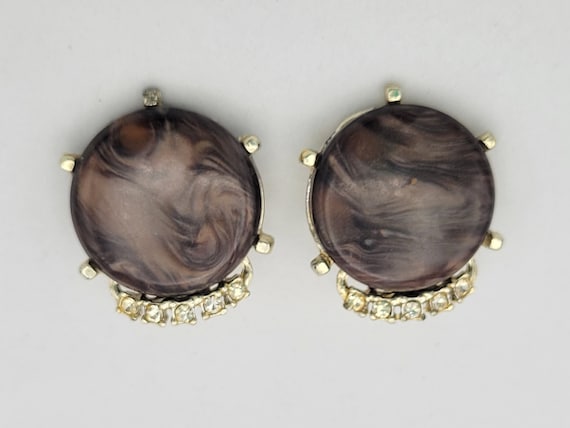 Vintage 1960s Gold Tone & Brown Marbled Lucite Stud Clip On Earrings with Rhinestones Retro Women Accessories Costume Jewelry Round Circle