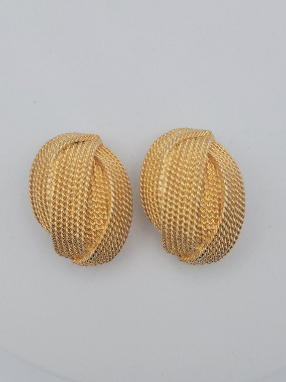 Vintage 1980s Les Bernard Oversize Gold Tone Textured Weaved Oval Clip-On Earrings Costume Jewelry Retro Statement Women Rope Large Dome