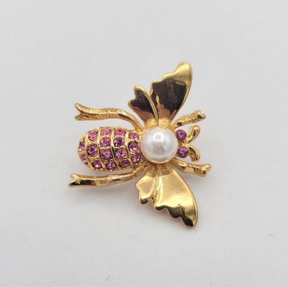Vintage Shining Gold Tone Bumble Bee Brooch with Pink Rhinestones & Faux Pearl Accent Costume Jewelry Retro Women Statement Pin Insect