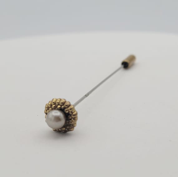 Vintage Gold Tone & Faux Pearl Beaded Stick Pin Costume Jewelry Retro Statement Women Straight Hat Brooch Long Textured White Round Minimal