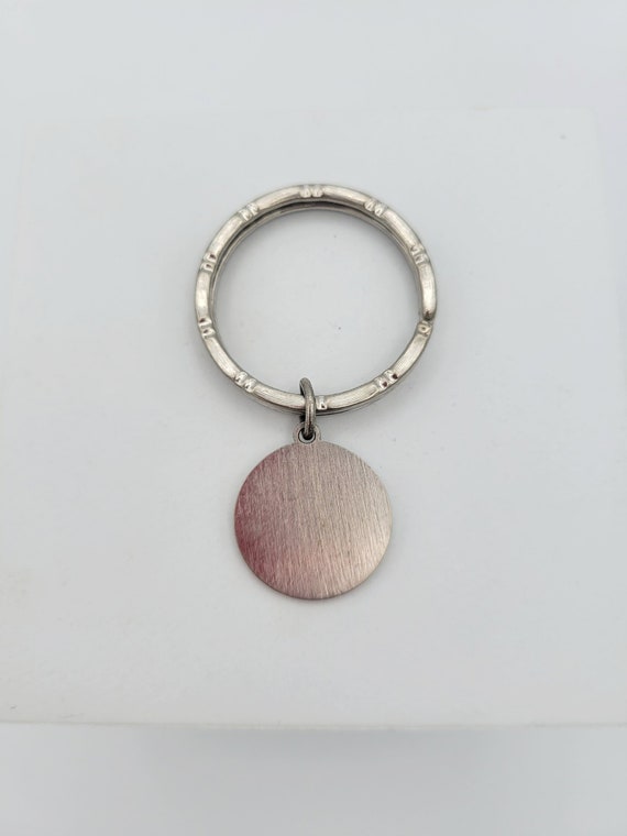 Vintage Sarah Coventry Engravable Charm Key Ring Costume Jewelry Retro Women Round Keychain Purse Accessories Bamboo Pattern Silver Tone