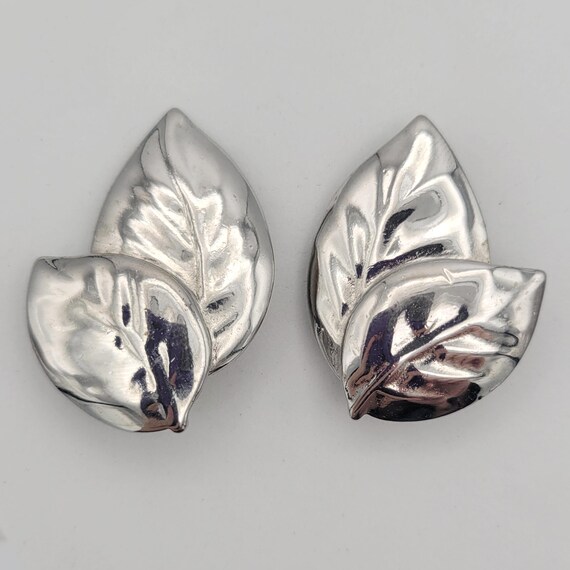 Vintage Silver Tone Chrome Finished Leaves Clip On Earrings Statement Retro Women Accessories Costume Jewelry Pair Leaf Shiny Veins