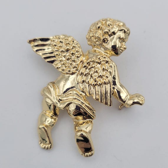 Vintage NEW Gold Tone Cupid Looking Over His Shoulder Brooch Costume Jewelry Retro Statement Women Pin Chrome Wings Angel Valentine Love