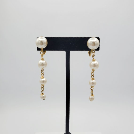 Vintage 1980s Napier Gold Tone & Gradient Faux Pearl Screw Back Clip On Earrings Retro Women Accessories Statement Costume Jewelry 4 White