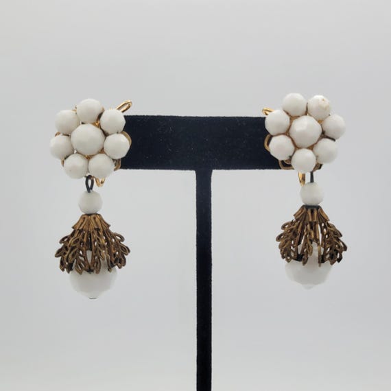 Vintage 1950s Gold Tone & White Beaded Dangle Wingback Clip On Earrings Costume Jewelry Oversize Chunky Drop Cluster Floral Leaves Leaf