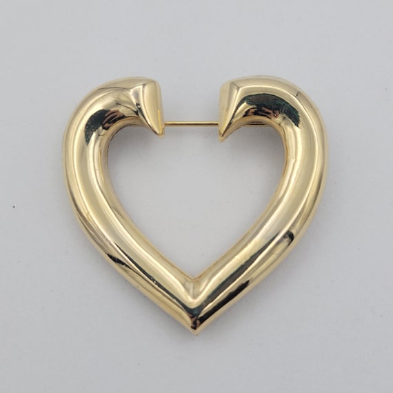 Vintage Gold Tone Openwork Convex Heart Brooch Costume Jewelry Retro Statement Women Pin Gold Tone Open Top Chrome Finish Chunky Thick