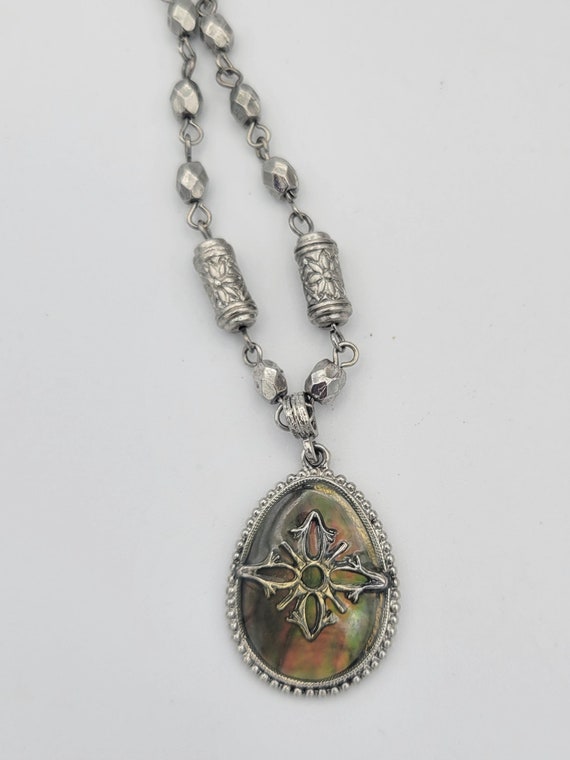 Vintage 2028 Silver Tone Curb Chain Green Mother Of Pearl Reversible Pendant Necklace Costume Jewelry Retro Statement Women Adjustable