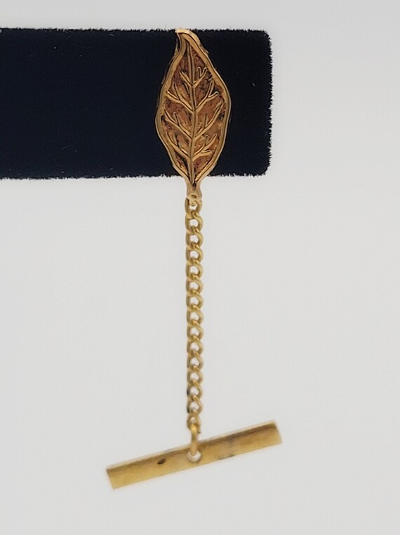 Vintage 1970s Gold Tone Leaf Motif Tie Tack & Chain Costume Suit Men's Accessories Retro Autumn Fall Leaves Veins Single Elongated
