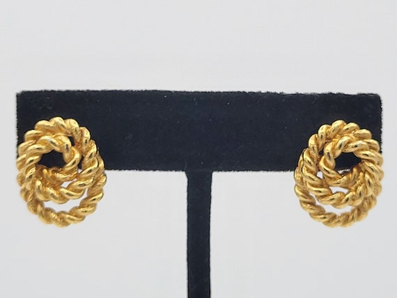 Vintage 1980s Monet Gold Tone Looped Rope Textured Oval Stud Earrings Costume Jewelry Retro Simple Small Knot Nautical Sailing Boating