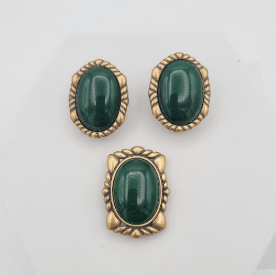 RARE Vintage Monet Brushed Gold Tone & Dark Green Cabochon Jewelry Set with Clip On Earrings and Brooch Costume Jewelry Women Statement