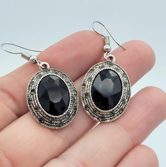 Vintage Silver Tone Openwork Oval Dangle Earrings with Gray & Black Rhinestones Costume Jewelry Women Statement Retro 1 5/8" Drop Elegant