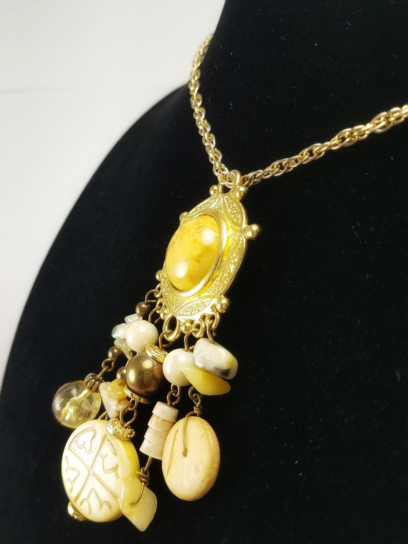 Vintage Express Gold Tone Beaded Circle /& Dangle Pendant with Rope Chain Necklace Costume Jewelry Retro Statement Women Earth Tones