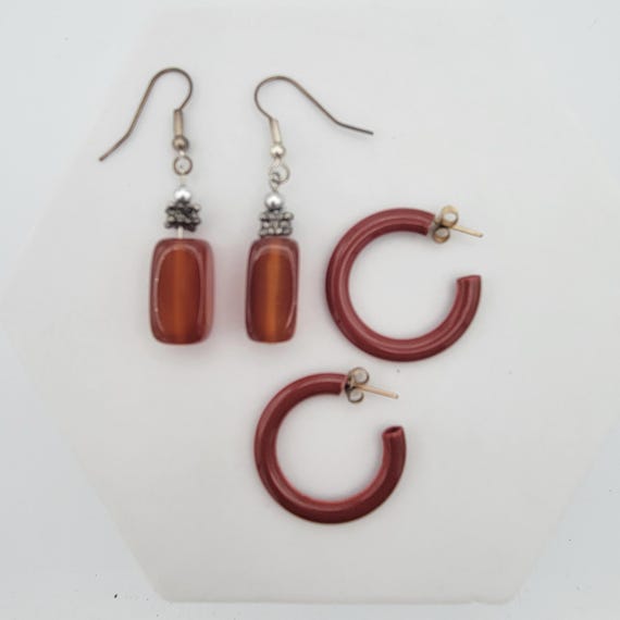 2 Pair of Vintage Earthy Brown Earrings Enamel Hoops & Beaded Dangles Costume Jewelry Retro Women Statement Geometric Bohemian Neutral