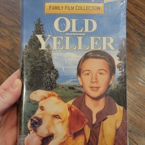 Vintage NOS Sealed 1994 Walt Disney Family Film Collection Old Yeller Clamshell VHS Home Video New Stock #4113 ISBN 078880099X