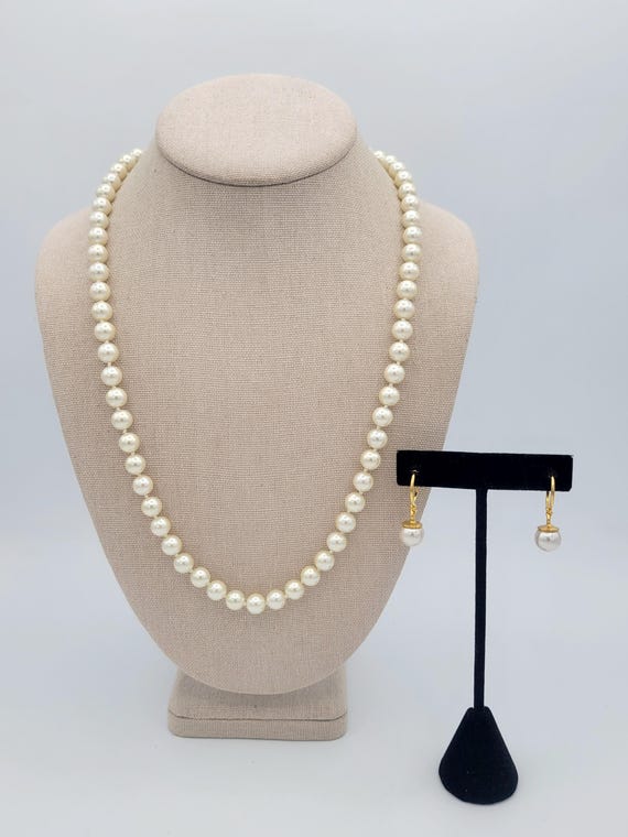 Vintage Liz Claiborne Gold Tone & Knotted Faux Pearl Jewelry Set with Necklace and Dangle Earrings Costume Jewelry Women Statement White