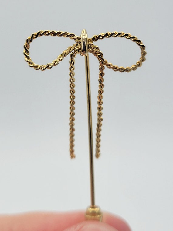 Vintage Gold Tone Herringbone Chain Ribbon Stick Pin Costume Jewelry Retro Statement Women Straight Hat Brooch Bow Tied Knot 3D