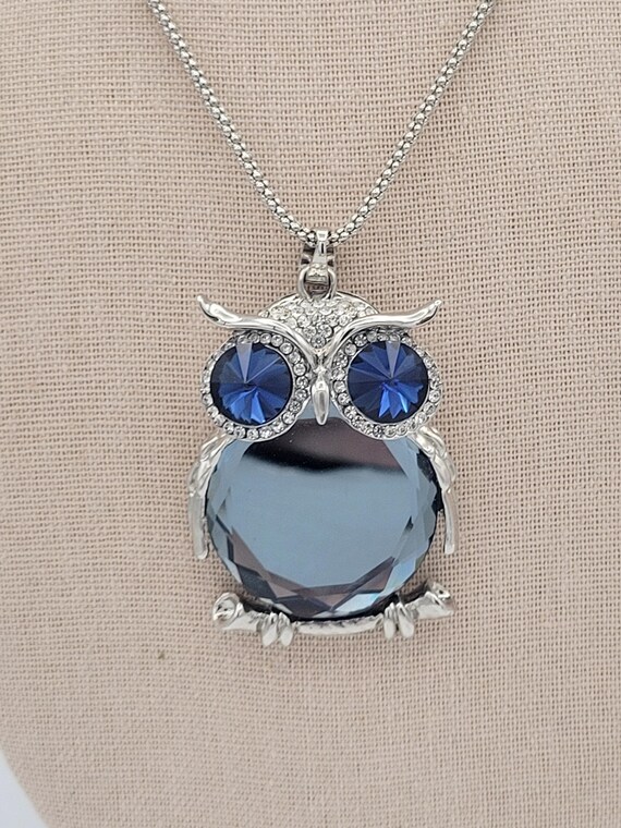 Vintage Chunky Silver Tone Mirrored Glass Owl Pendant with Snake Chain Necklace Costume Jewelry Retro Statement Rhinestones Blue Eyes