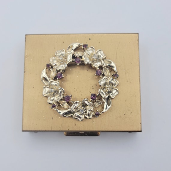 Vintage Tradition Brand Gold Tone Powder Compact with Floral Accents & Rhinestones Women's Accessories Make Up Face Nose Puff Mirrored Hinge