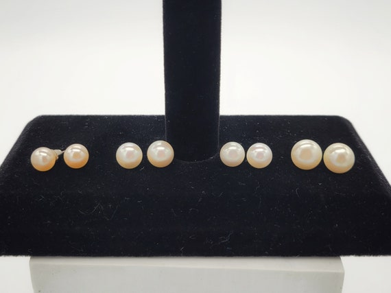 Vintage .925 Sterling Silver & Freshwater Pearl Stud Earrings Costume Jewelry Retro Simple Minimal Round White and Ivory 8 - 10 mm Genuine