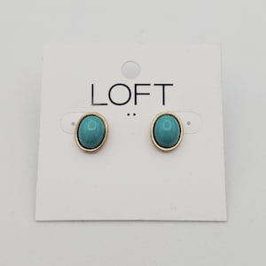NEU Ann Taylor Loft Goldfarbene Ohrstecker mit Aqua Cabochons Modeschmuck Statement Retro Accessoires Frauen Oval Türkis 1/2"