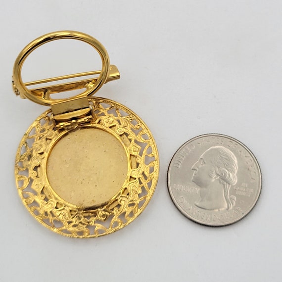 Vintage Gold Tone Circular Scarf Clip/Brooch with… - image 5