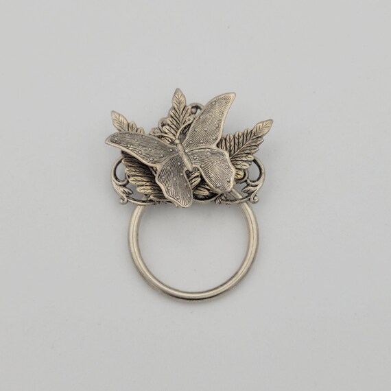 Vintage 1990s Silver Tone Butterfly Circle Brooch Brooch with Leaves & Filigree Costume Jewelry Retro Women Accessories Statement Pin Layer