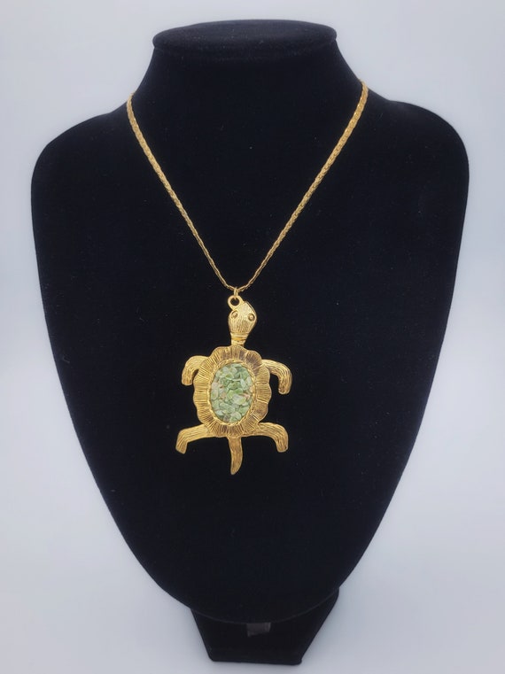 Vintage Gold Tone & Green Shell Articulated Sea Turtle Pendant with Herringbone Chain Necklace Costume Jewelry Statement Retro Textured 30"