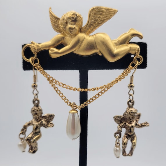 Vintage Gold Tone Cupid Faux Pearl Jewelry Set with Brooch & Dangle Earrings Valentine's Day Costume Jewelry Retro Women White Wings Angels
