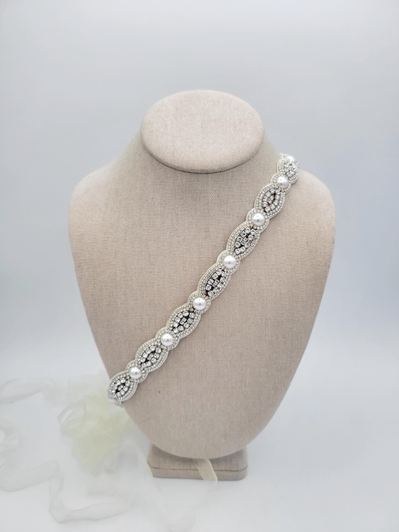 NEW David's Bridal Gwendolyn Pearl & Rhinestone Sash Bridal Belt Costume Jewelry Statement Retro Formal Wedding White with tags Accessories