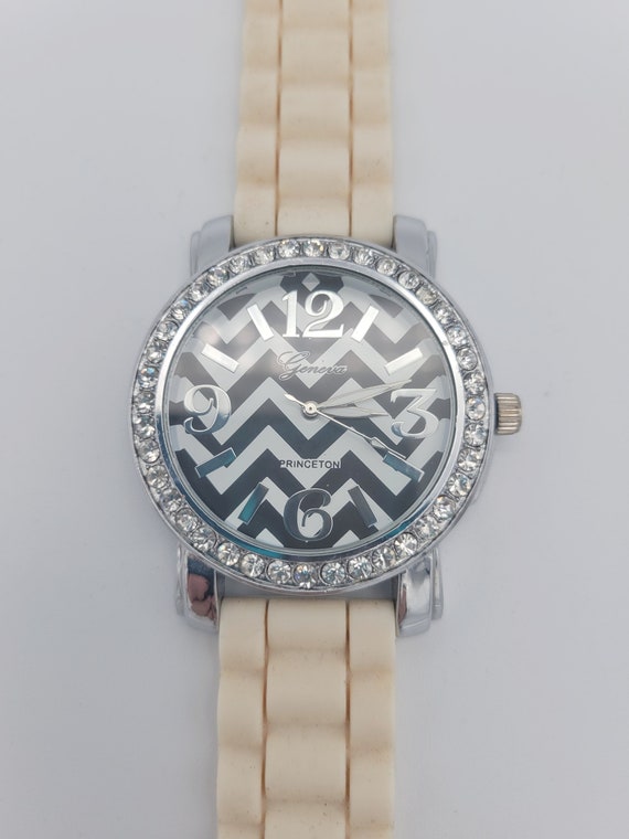 Vintage Geneva Princeton Silver Tone Chevron Ladie