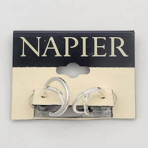 Vintage NEUE Napier Silber Ton Chrom beendete Doppel Hoop Ohrringe Kostüm Schmuck Retro Frauen Anweisung 5/8 "Durchmesser kleine Minimal Plain