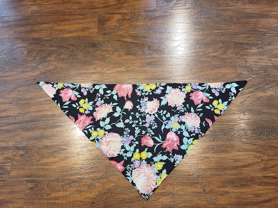 Vintage 1970s Polyester Triangle Kerchief Head Neck Scarf with Floral Design Retro Women Accessories Statement Leaves Leaf Black Pink Green