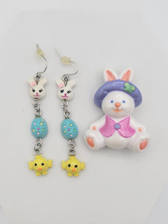 Vintage Chunky Easter Earrings & Brooch Jewelry Set Bunnies, Eggs and Chicks Costume Jewelry Women Statement Retro Dangles Russ Plastic
