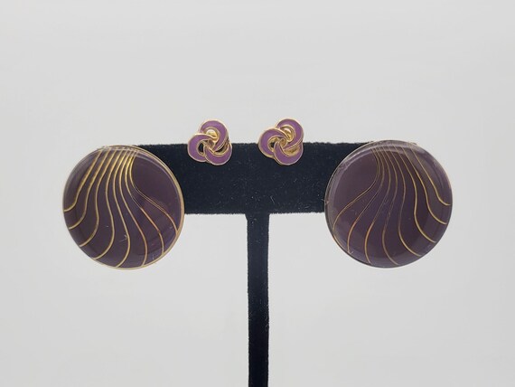 2 Pair of Vintage 1990s Thin Metal Gold Tone & Purple Enamel Earrings Costume Jewelry Retro Women Statement Openwork Round Circle Button