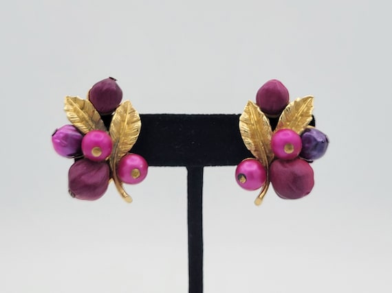 Vintage 1960s ART Brand Gold Tone Leaf & Pink and Purple Beaded Clip On Earrings Retro Women Accessories Statement Costume Jewelry Leaves