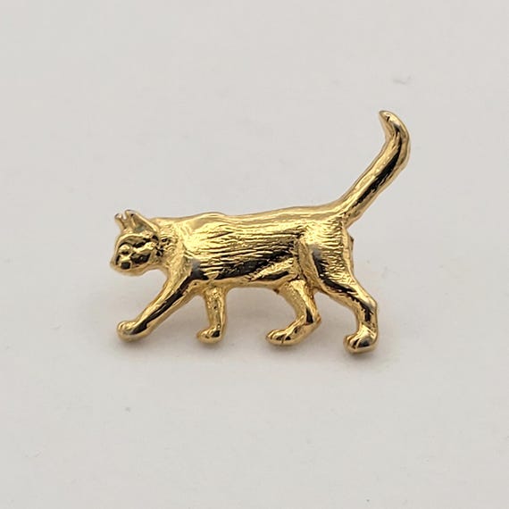 Vintage Shining Gold Tone Tiny Cat Brooch Accent Pin or Tie Tack Costume Jewelry Retro Women Men Unisex Statement Textured Tail Paws
